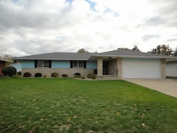 709 E Rosewood St, Watseka, IL 60970