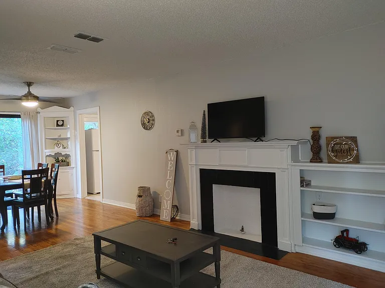 2627 Lawndale Dr — Photo 4
