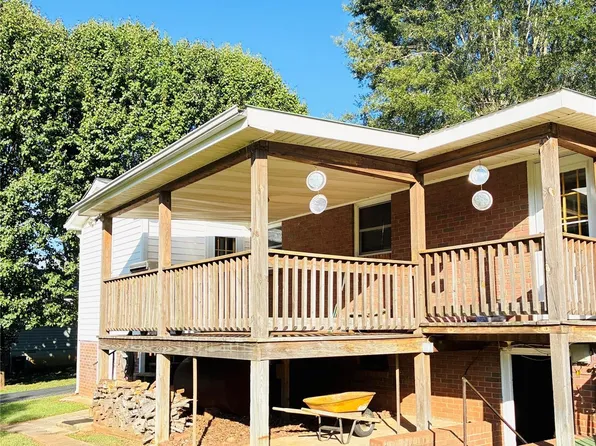 127 Walnut Tree Rd, Statesville, NC 28625