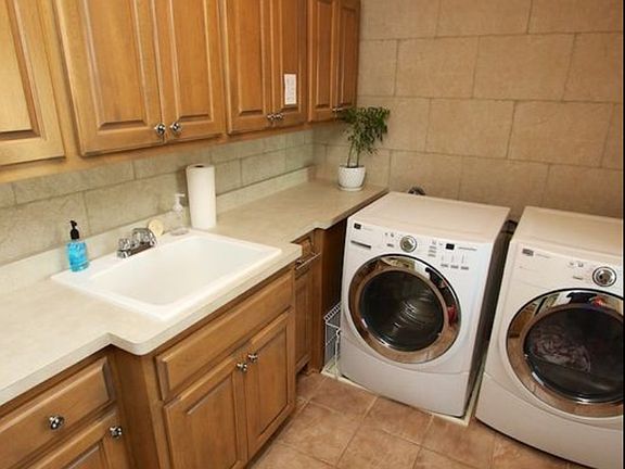 Laundry Room (Upstairs by bedrooms!)