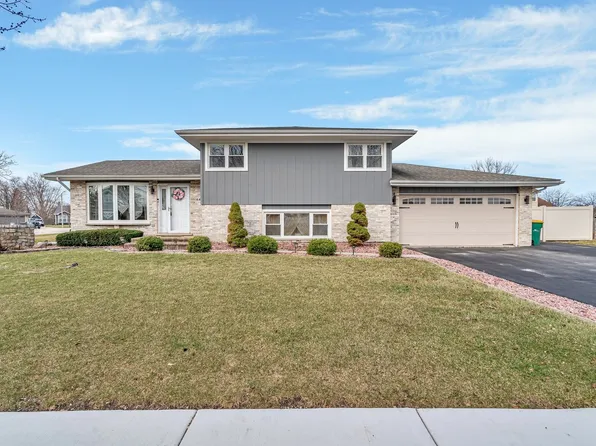 16428 S Westwood Dr, Lockport, IL 60441