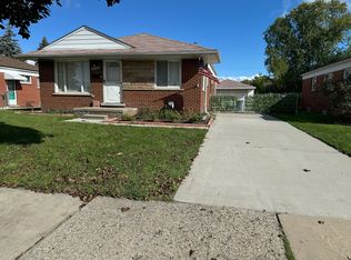 26820 Barbara St, Roseville, MI 48066
