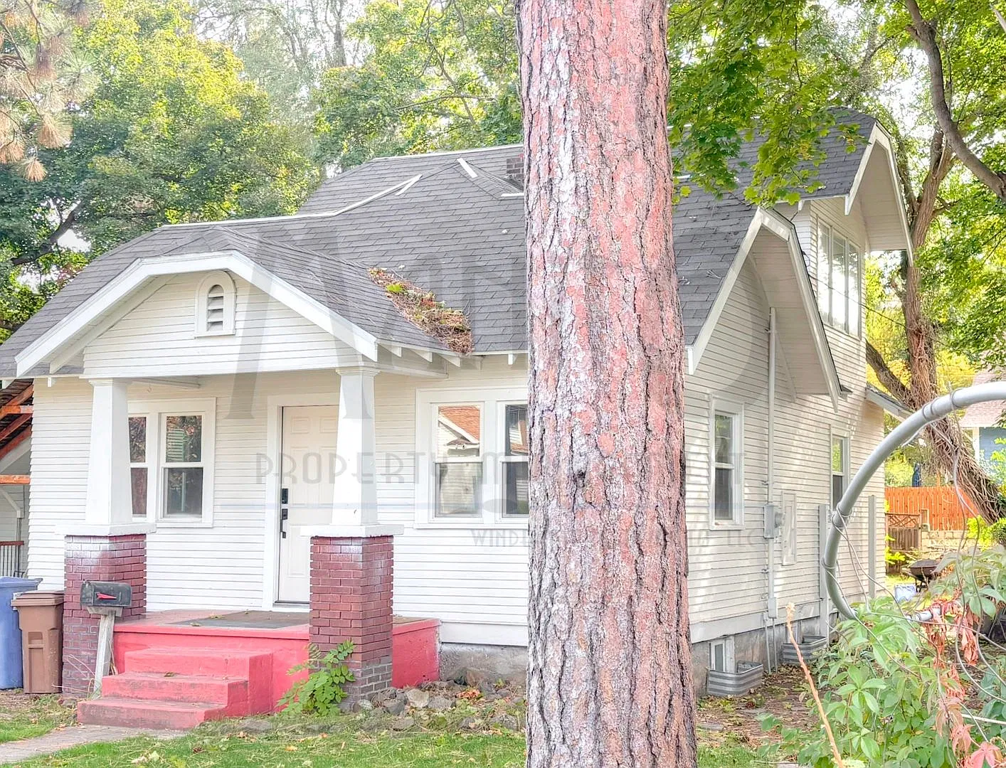 Furnished Perry District Bungalow — Photo 1