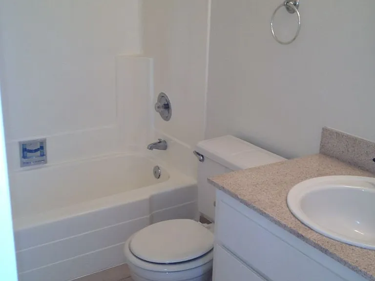 1512 Oakdale Ave — Photo 5