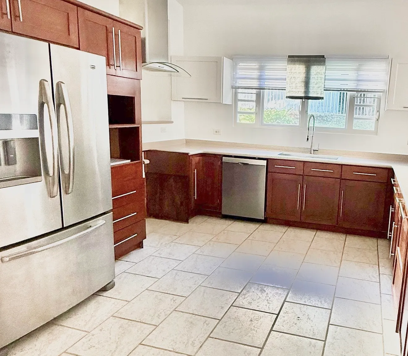 4 bed, 3500 sqft, $2,800 — Photo 4