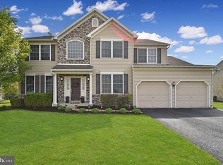 470 Sweetwater Dr, Palmyra, PA 17078