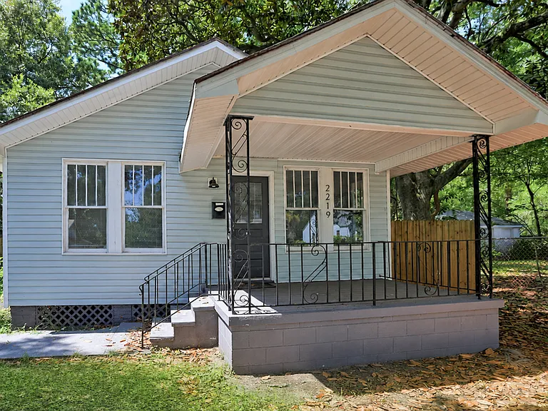 2219 Florida Ave — Photo 2