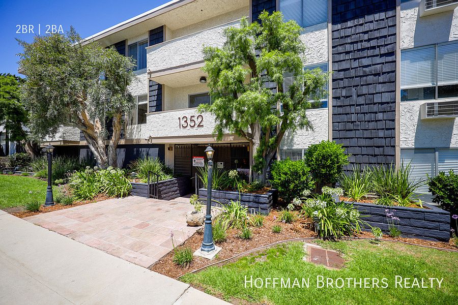 1st image of 1354 S Carmelina Ave #301