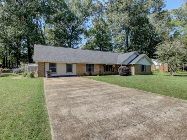 206 Indian Trl, Searcy, AR 72143