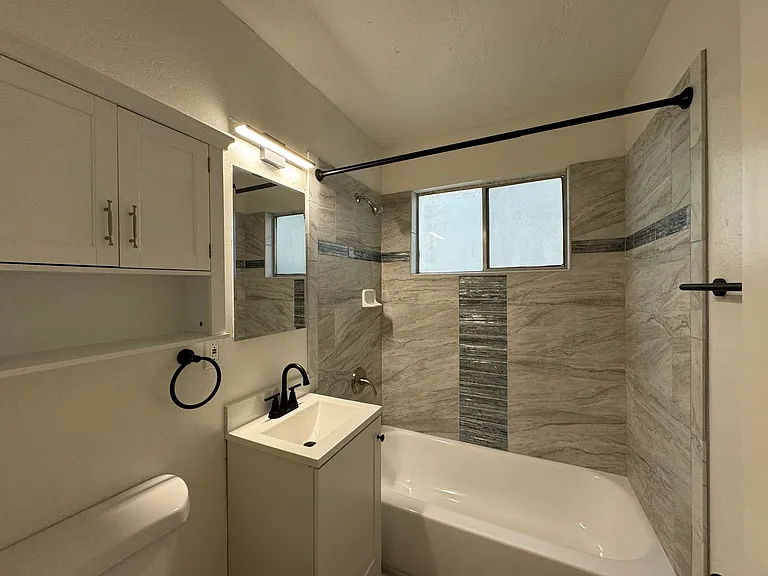2309 I Street — Photo 8