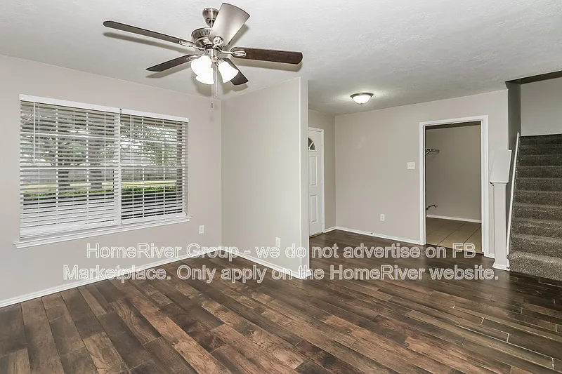 4 bed, 2.5 bath, 2463 sqft, $2,575 — Photo 2