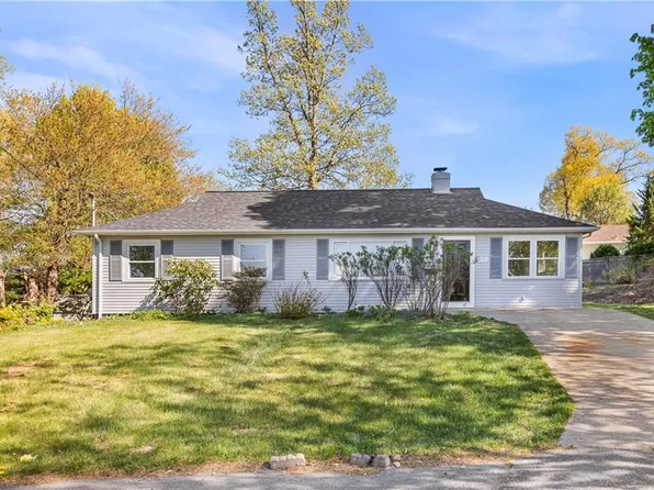 13 Salem Dr, North Providence, RI 02904