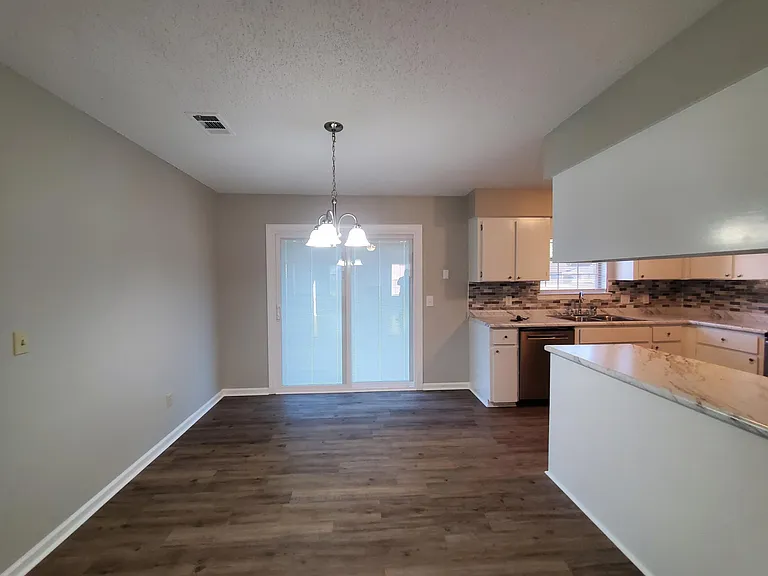841 Ridgewood Way — Photo 8