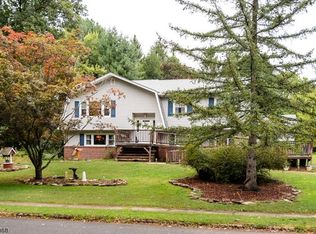 19 Phyllis Dr, Succasunna, NJ 07876