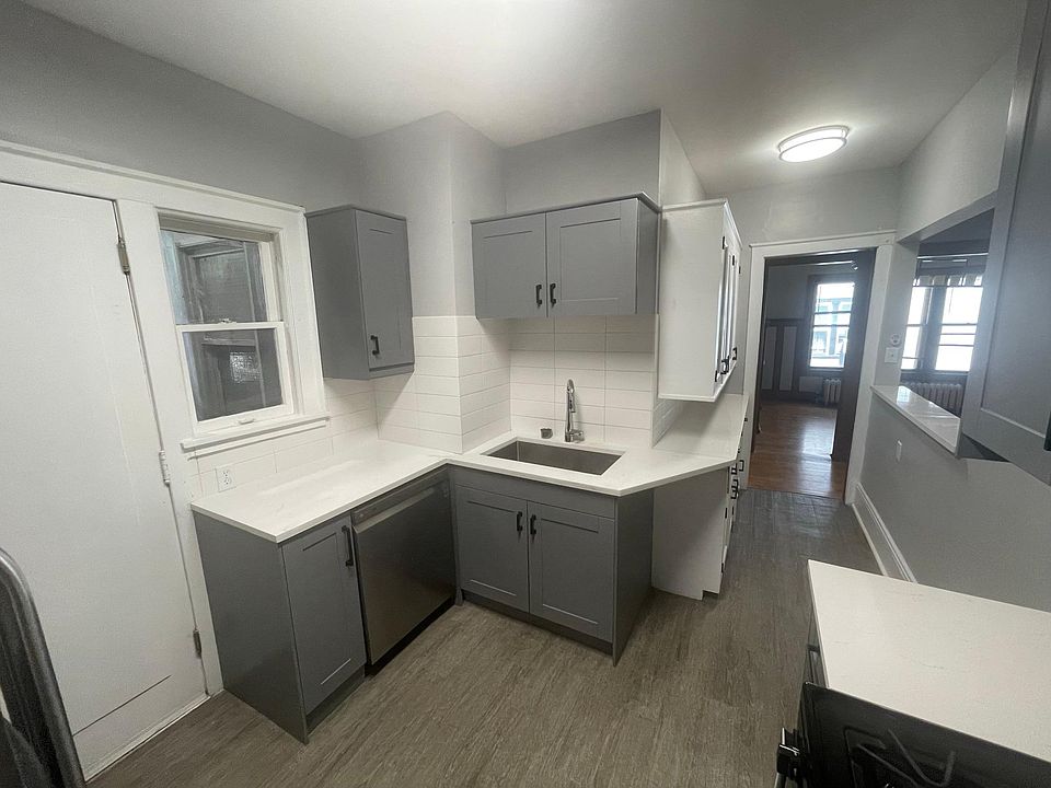 2516 Dupont Ave S #2, Minneapolis, MN 55405 | Zillow