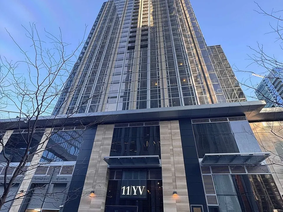 11 Yorkville Ave #2903