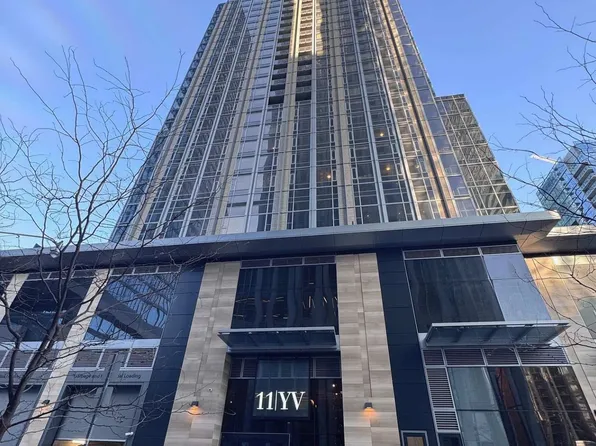 11 Yorkville Ave, Toronto, ON