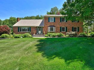4 Momrow Ct, Menands, NY 12204