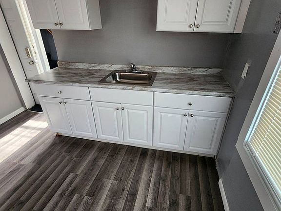 3rd image of 3452 W 91st St #Up