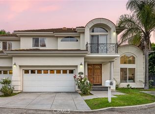 16050 Woodley Park Ln, Encino, CA 91436
