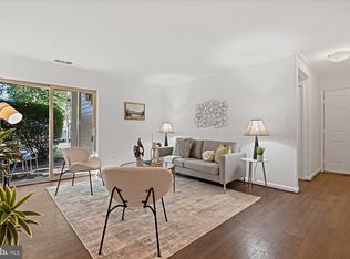11710 Olde English Dr UNIT B, Reston, VA 20190