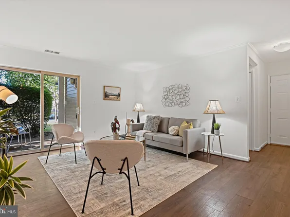 11710 Olde English Dr Unit B, Reston, VA 20190