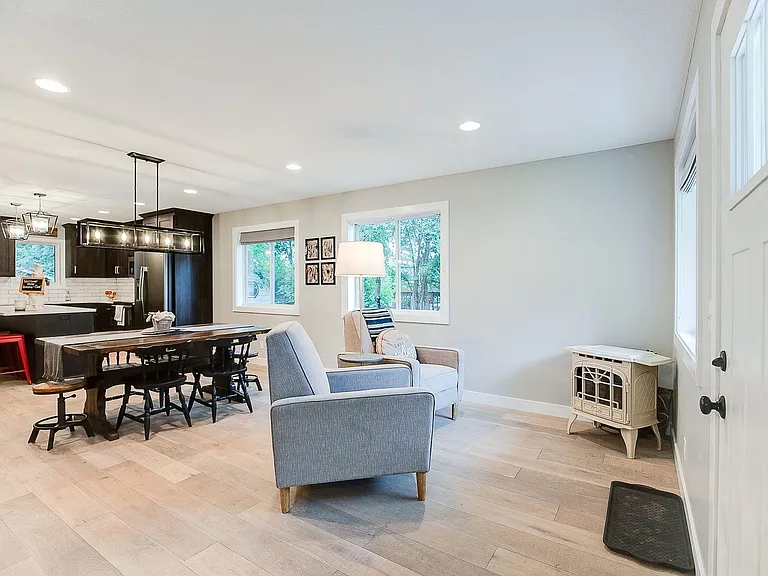 105 Waseca Ave — Photo 5