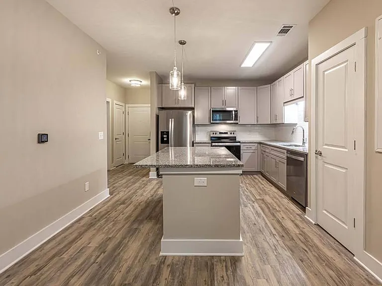 Foxwood Apartments — Photo 100