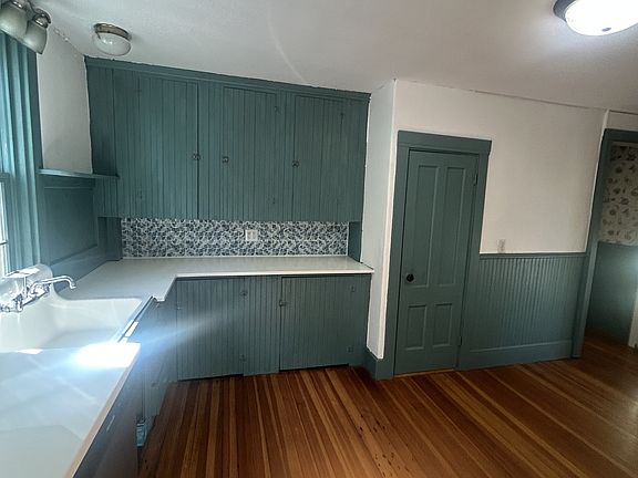 5th image of 35 Noble St