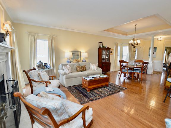 4th image of 2015 Harrow Gate Dr