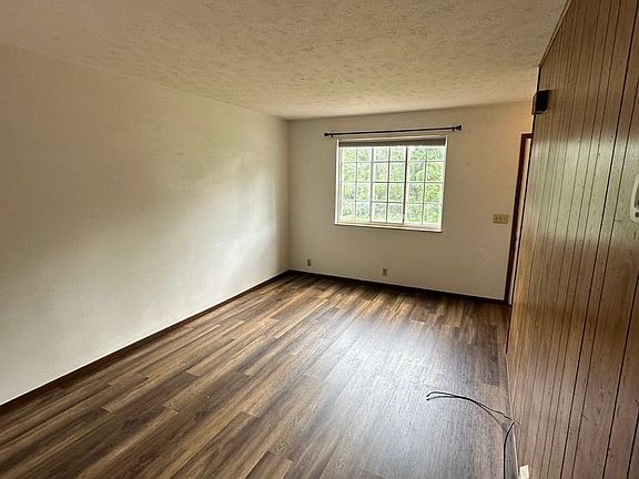 4th image of 880 Red Hill Rd #108