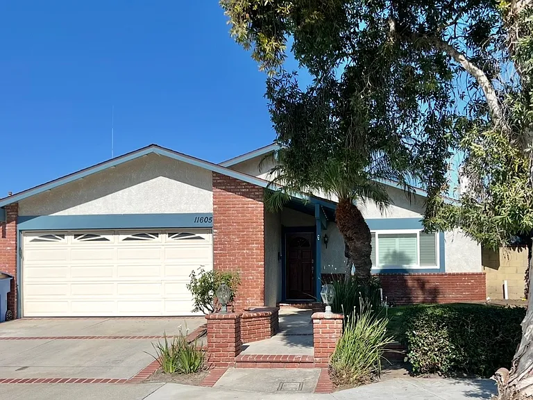 11605 Java St — Photo 1