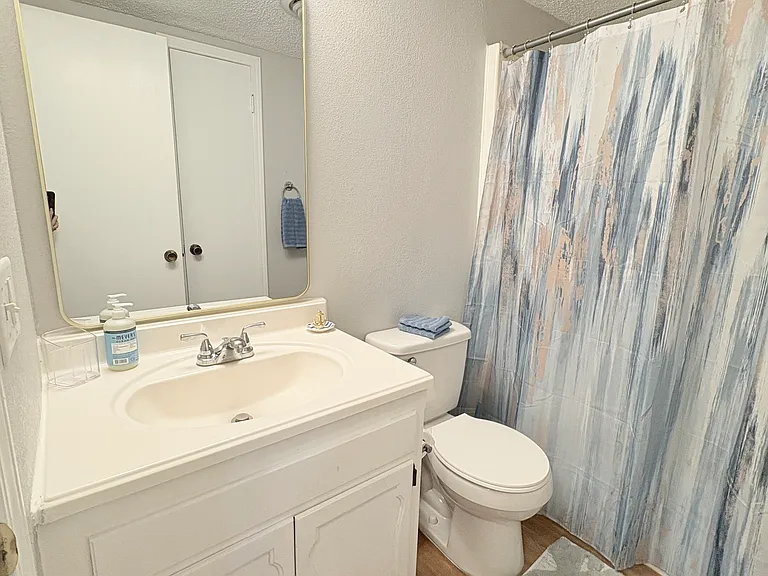 507 W Westview St #16 — Photo 25