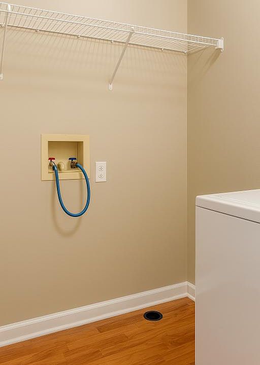 2nd image of 1442 Dixon Dr