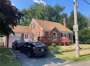 12 Delway Rd, Cranston, RI 02910