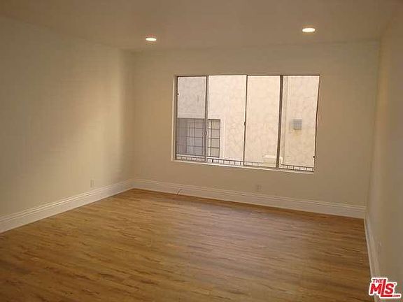 5th image of 929 S Bedford St APT 104