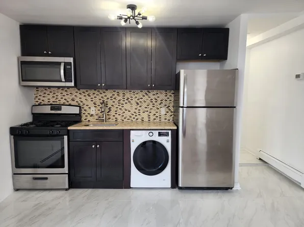 (undisclosed Address), Rockaway Park, NY 11694