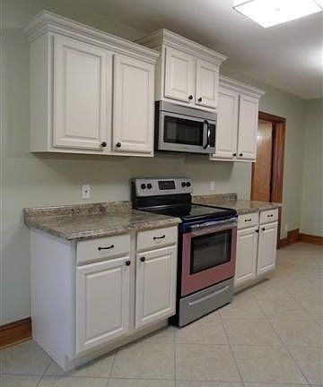 5th image of 180 Trenton Cir