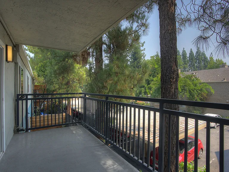Reserve at Walnut Creek — Photo 7
