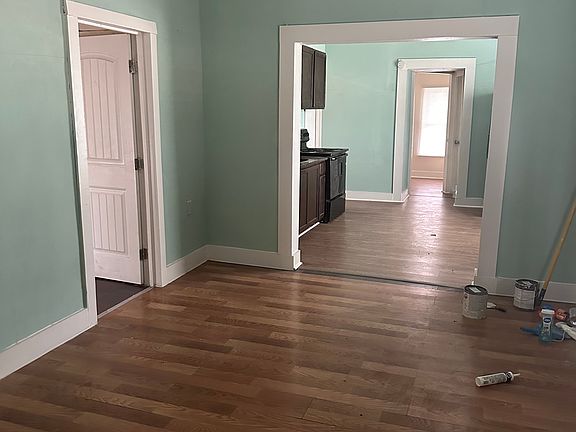 3rd image of 1000 Elmwood Ave