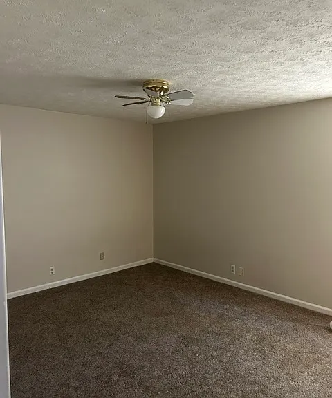 811 Lakeview Ct — Photo 6