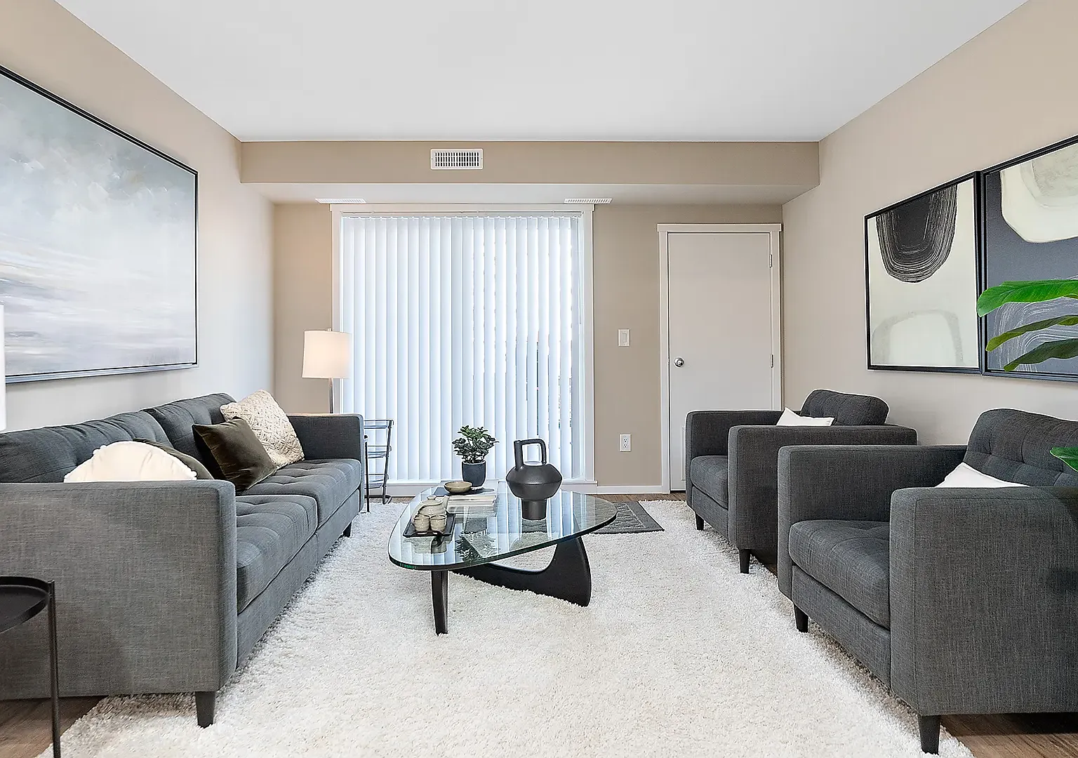 Riverstone Apartments — Photo 4