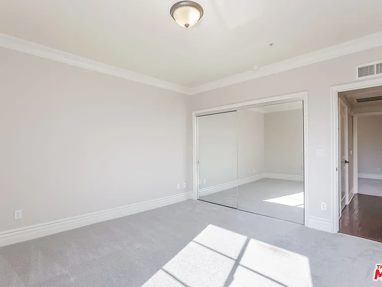 12026 Hoffman St #402 — Photo 28