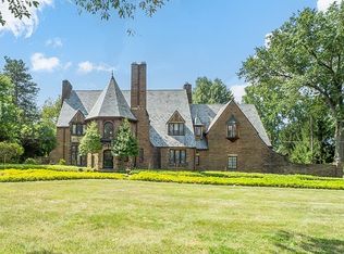 15900 S Woodland Rd, Shaker Hts, OH