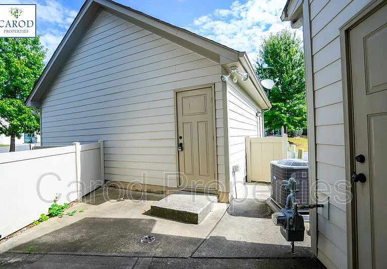 3840 Willow Green Pl — Photo 30