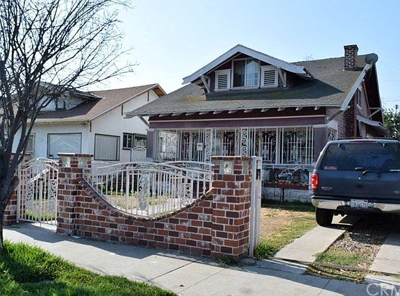 3rd image of 820 W 53rd St