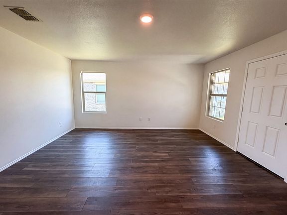 4th image of 2214 Nightgrove Cir