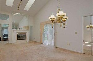 5th image of 59 Spicebush Ln