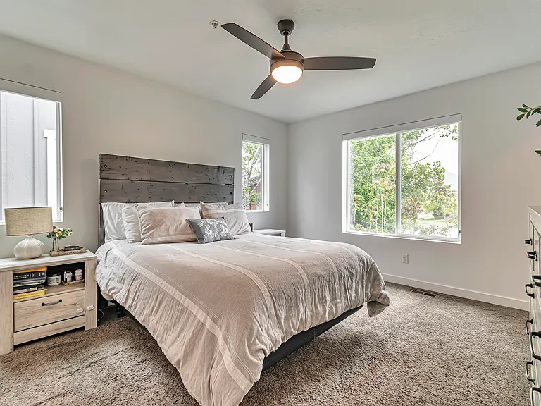 7649 S Lind Ln — Photo 21