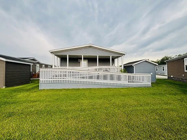 8525 S Brookston Dr, Willis, MI 48191